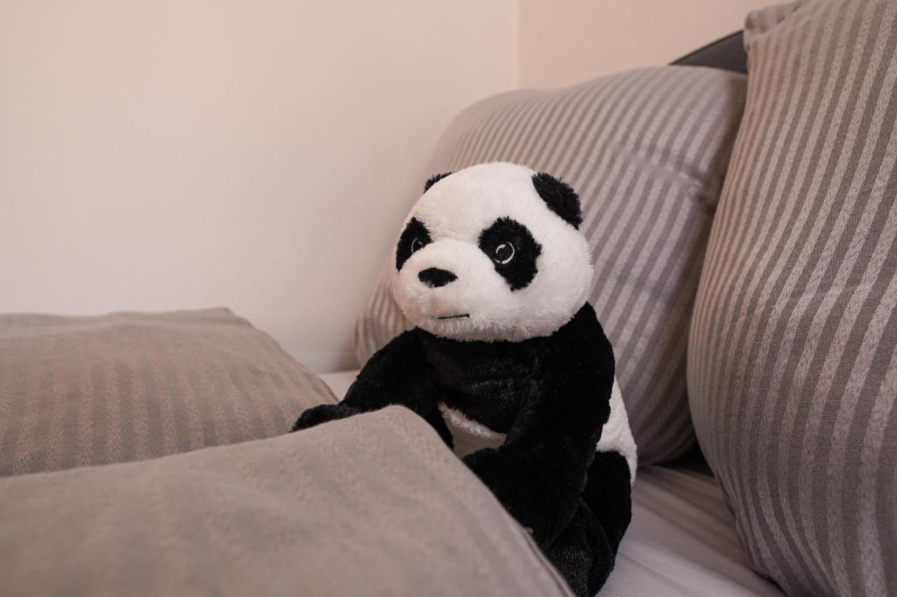 Fullhouse - Halle - T28 - Panda Apartment Bagian luar foto