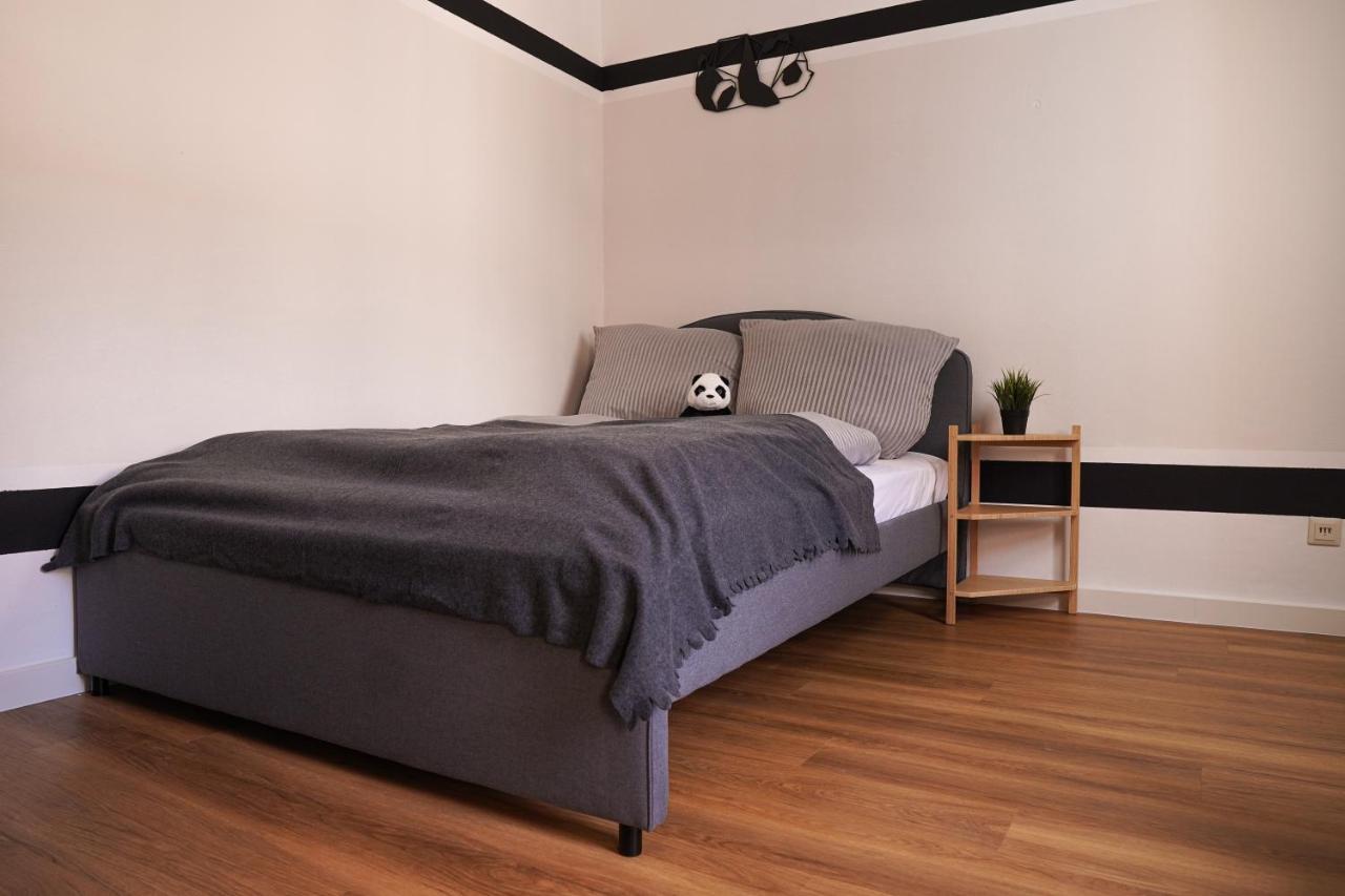 Fullhouse - Halle - T28 - Panda Apartment Bagian luar foto